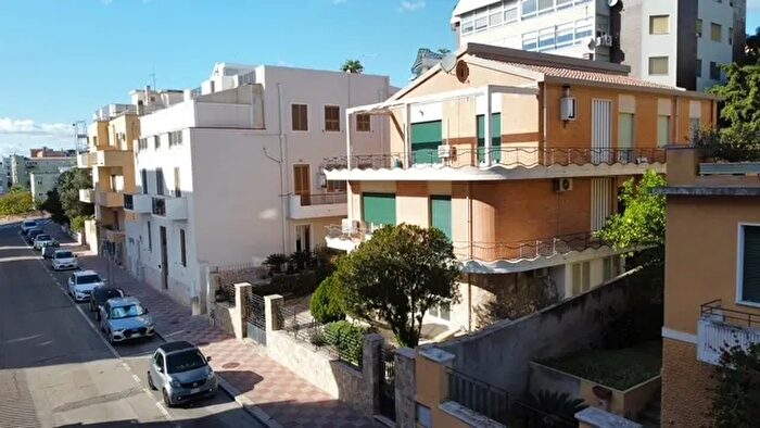 Casa con 8 locali in vendita in Via Palermo, Cagliari