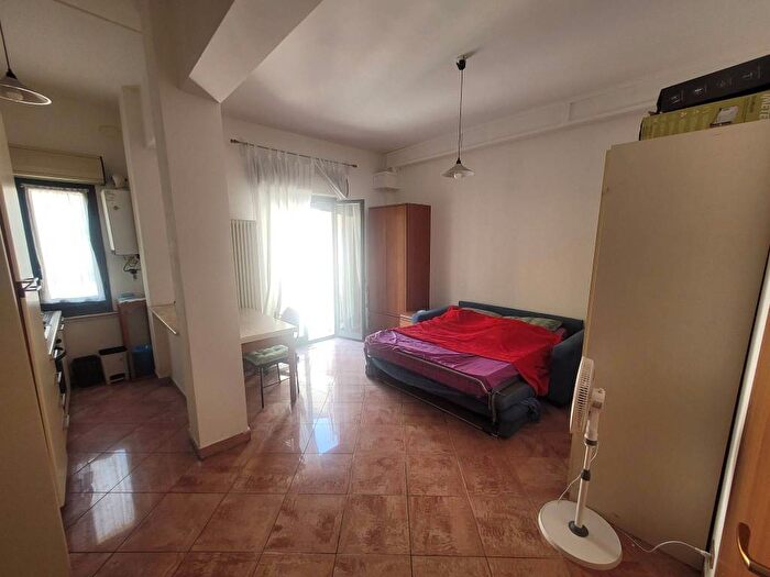 Appartamento monolocale in affitto in Via Natale Battaglia, Pasteur, Milano
