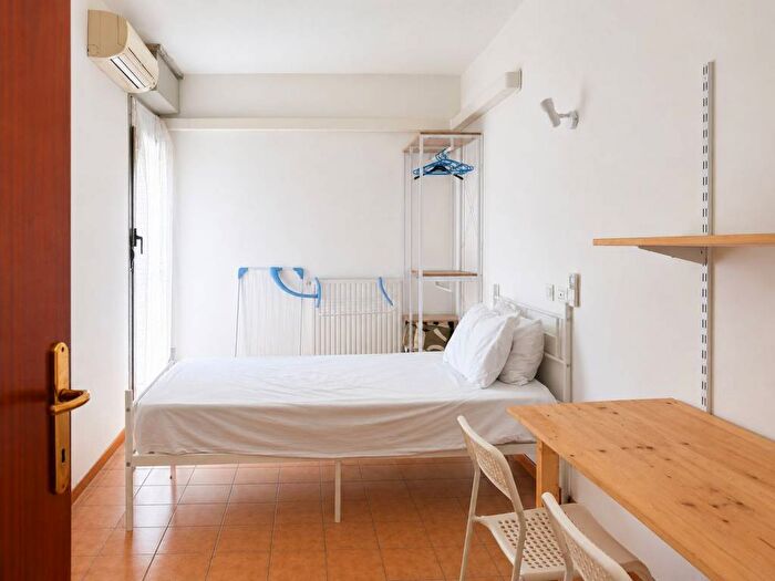 Appartamento con 5 locali in affitto in Via Amico Aspertini, Torre Angela, Roma