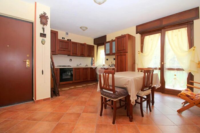 Appartamento trilocale in vendita in Via Provinciale, Inverso Pinasca