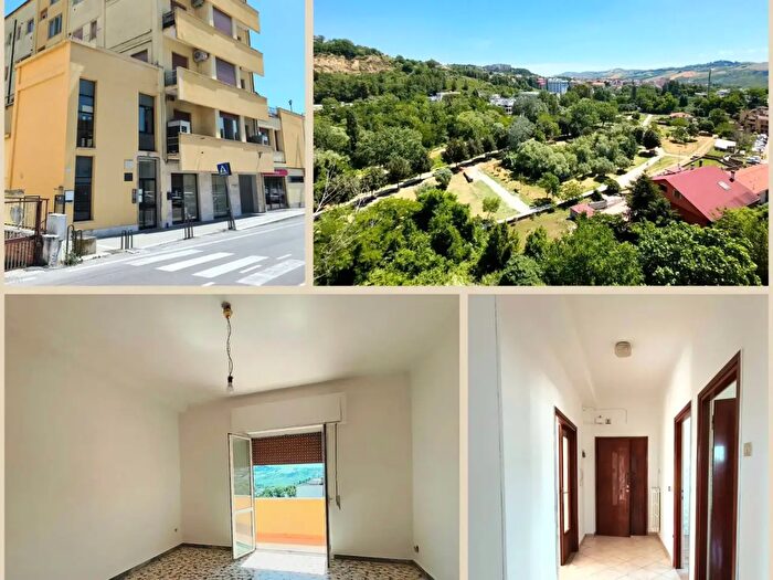 Appartamento con 5 locali in vendita in Circonvallazione Ragusa, Teramo