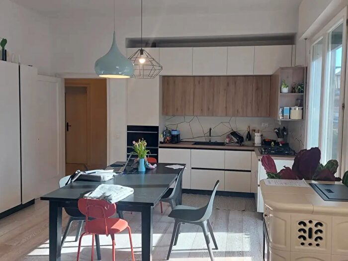 Appartamento quadrilocale in vendita in Via Bernina, Padova