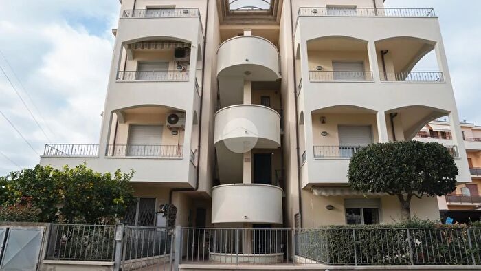 Appartamento trilocale in vendita in V IV Novembre, Fano