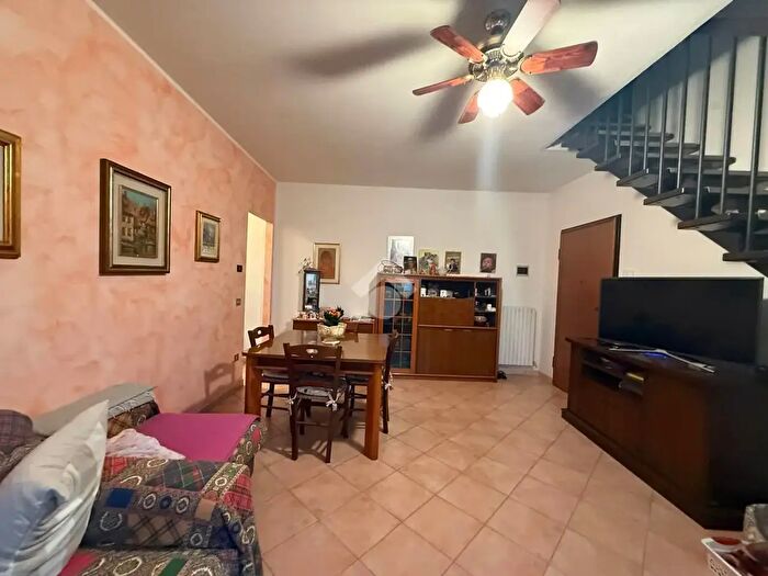 Appartamento con 5 locali in vendita in Appartamento Via Don Domico Orlandini, Reggio Emilia