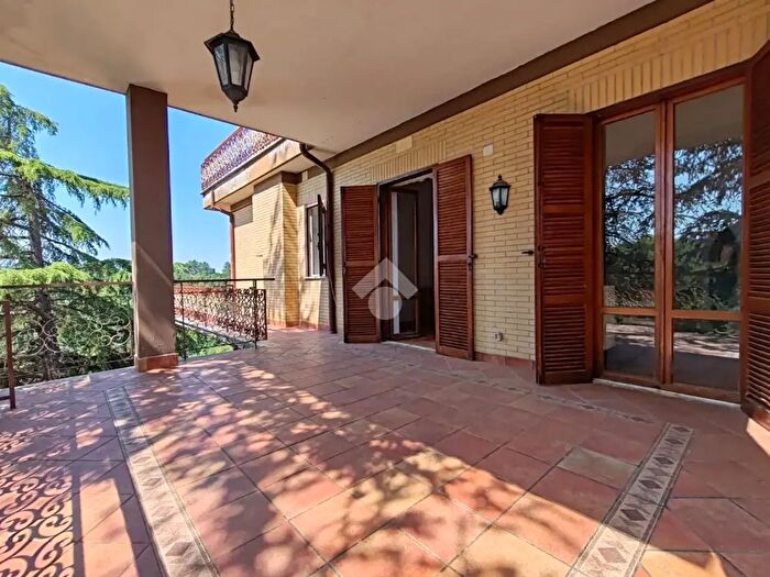 Appartamento quadrilocale in vendita in Via Caipoli, Gallicano Nel Lazio