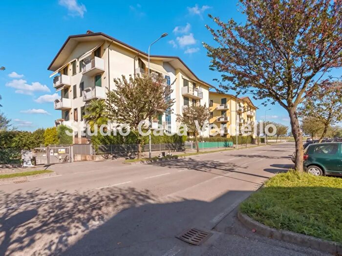 Appartamento trilocale in vendita in Viale Papa Giovanni XXIII, Verdellino