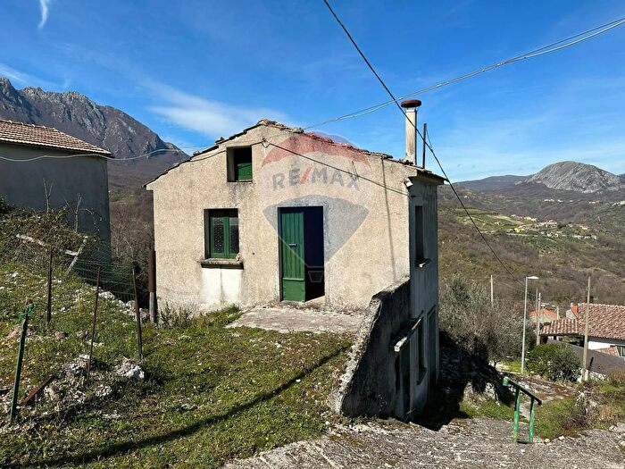 Casa bilocale in vendita in Contrada Fontecostanza, Scapoli