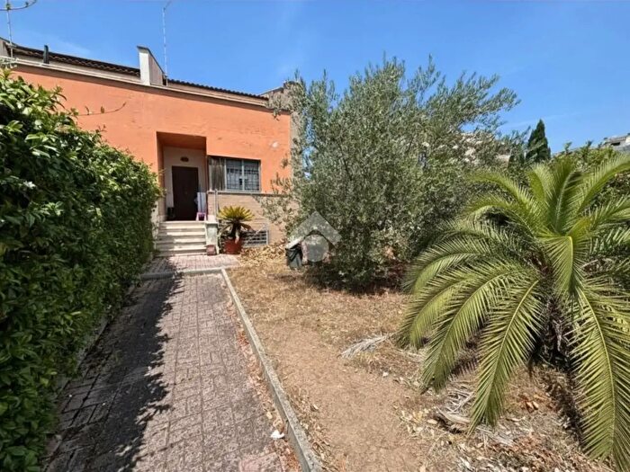 Casa trilocale in vendita in Via Guglielmo Letteri, Roma