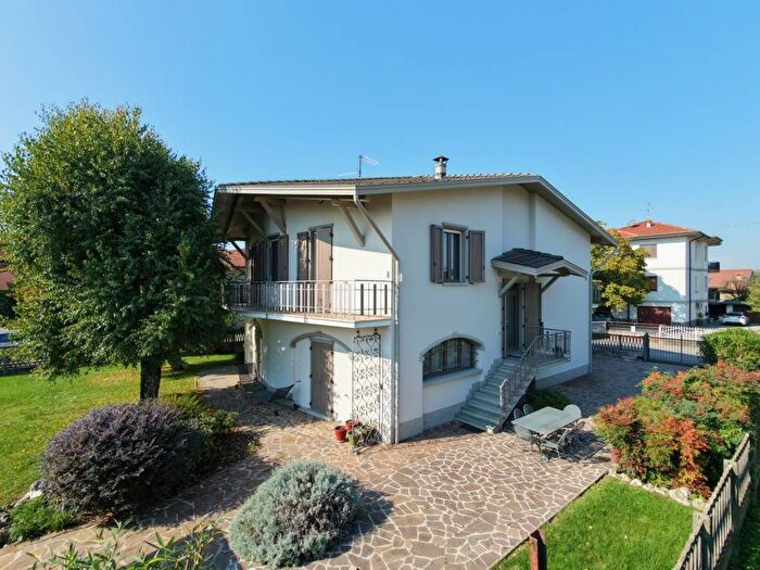 Casa con 6 locali in vendita in Strada della Cappelletta, Centro, Covo