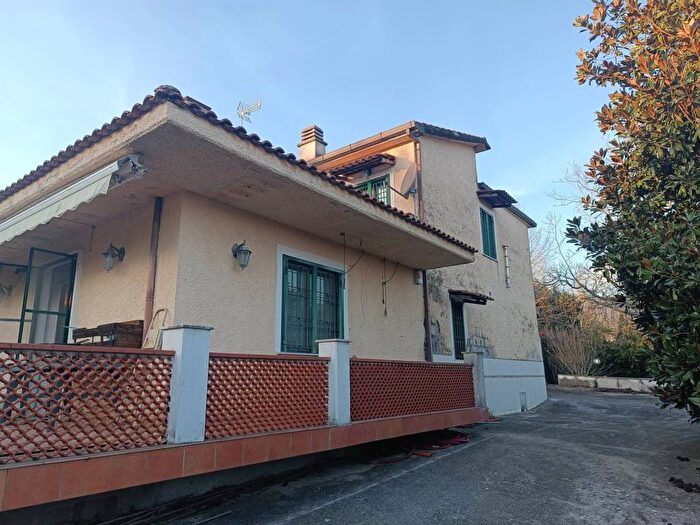Casa trilocale in vendita in Via Acquariello, Caiazzo