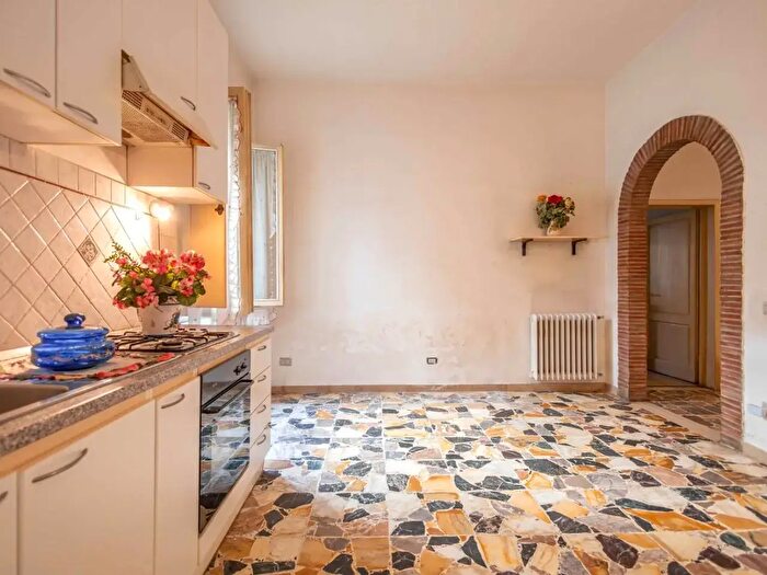 Appartamento con 6 locali in vendita in Castelfranco Di Sotto