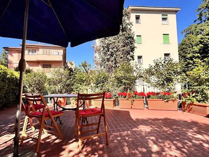 Appartamento quadrilocale in vendita in Via Angelelli, Bologna