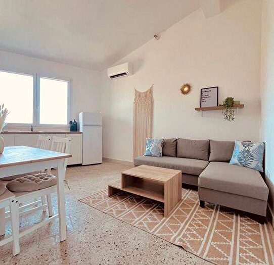 Appartamento bilocale in affitto in Via Roma, Campofelice di Roccella