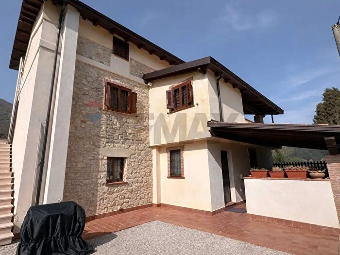 Casa con 12 locali in vendita in Strada Reggionale, Campodimele