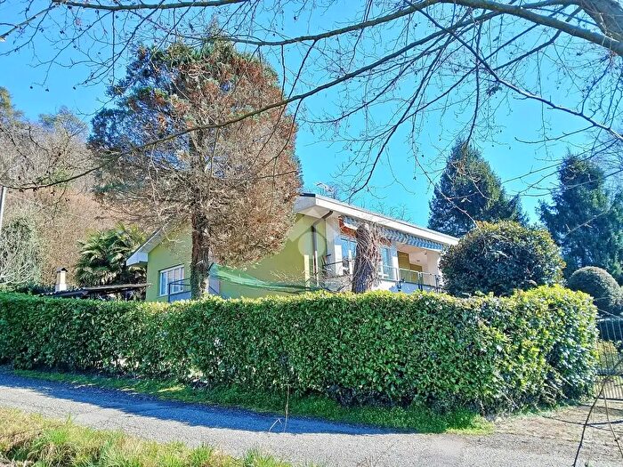 Casa con 6 locali in vendita in Via della Sorgente, Sesto Calende