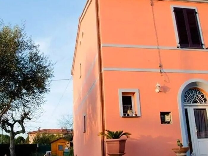 Casa quadrilocale in vendita in Pisa