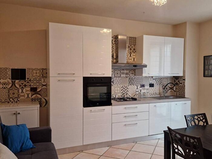 Appartamento trilocale in affitto in Via Giuseppe Di Vittorio, Limite, Capraia e Limite