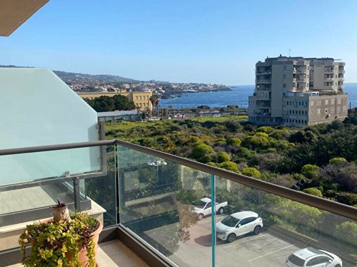 Appartamento quadrilocale in affitto in Via Ruilio, Rotolo, Catania