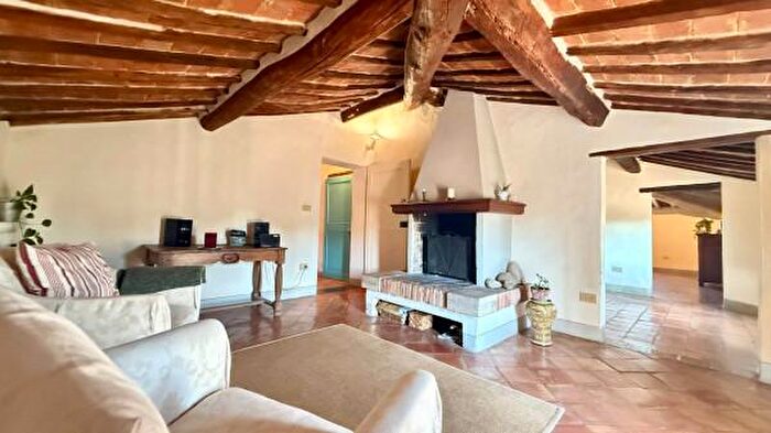 Appartamento con 6 locali in vendita in Via Soccini, Buonconvento