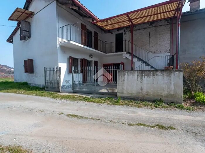 Appartamento trilocale in vendita in Via Vecchia della Valle, Revello