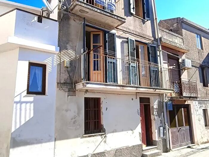Casa con 5 locali in vendita in Via Umberto l, Monforte San Giorgio