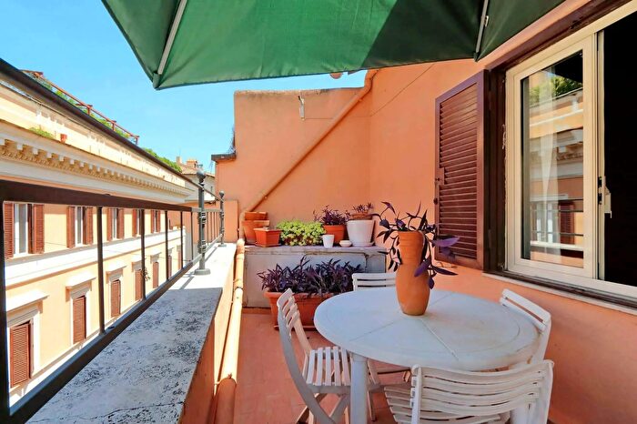 Appartamento in affitto in Via della Mercede, Roma