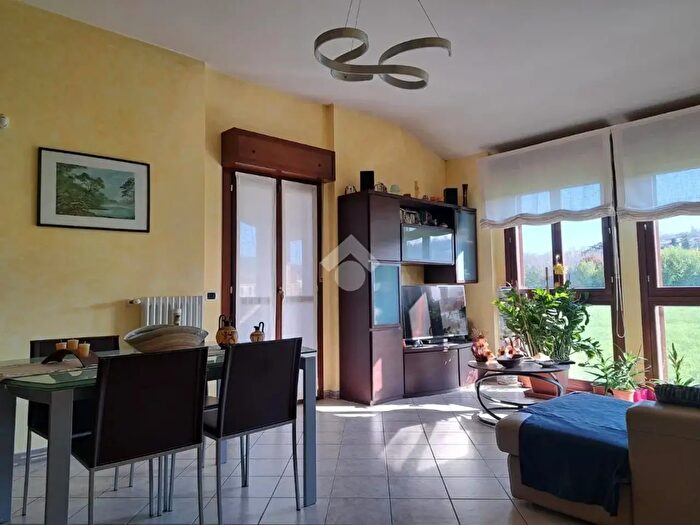 Appartamento trilocale in vendita in Via Montesanto, Traversetolo