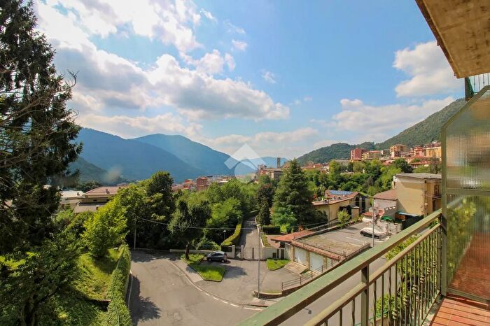 Appartamento trilocale in vendita in Via Luigi Einaudi, Lumezzane