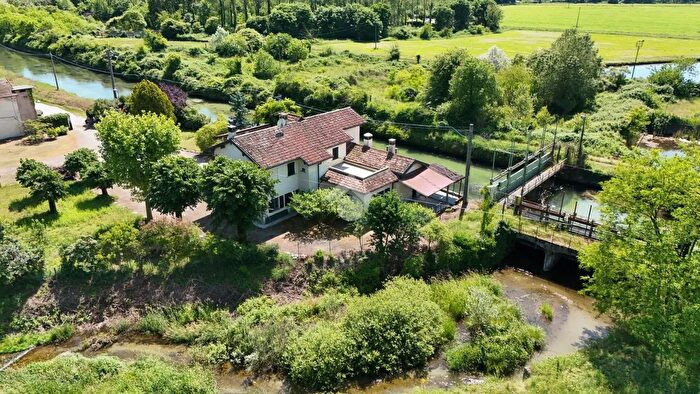 Casa con 6 locali in vendita in Localita Bagno, Cerano