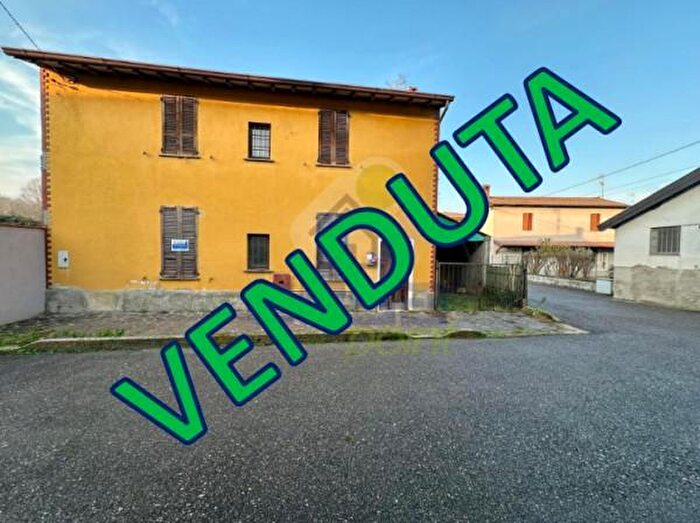 Casa quadrilocale in vendita in Via Chiesa, Acquanegra Cremonese
