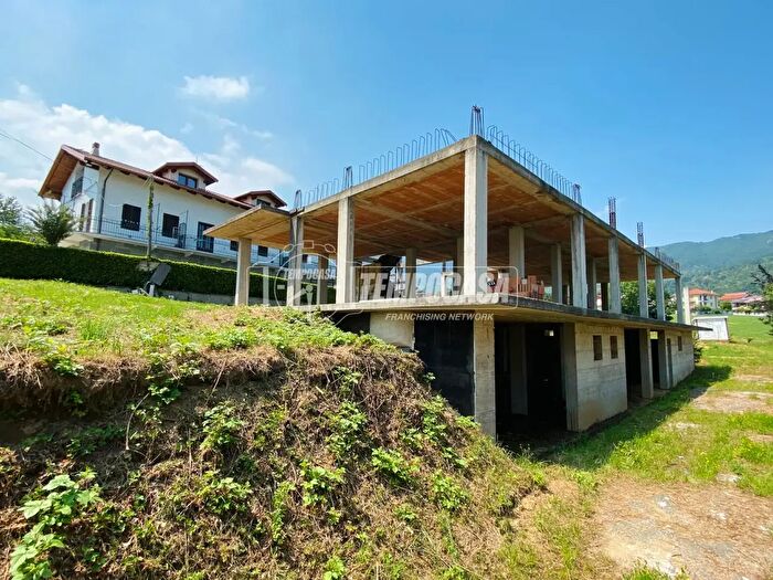 Casa con 8 locali in vendita in Via Magri, Coazze