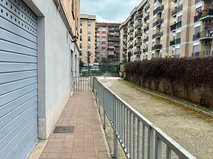 Appartamento bilocale in vendita in Via della Magliana, Roma