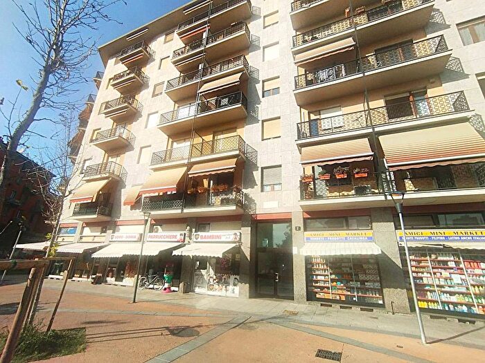 Appartamento bilocale in affitto in Piazza Angilberto II, Corvetto, Milano