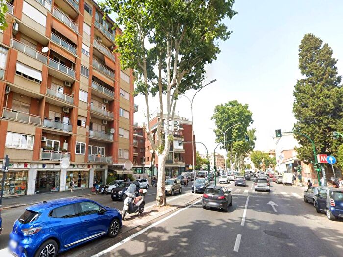 Appartamento bilocale in affitto in Via Cipro, Cipro, Roma