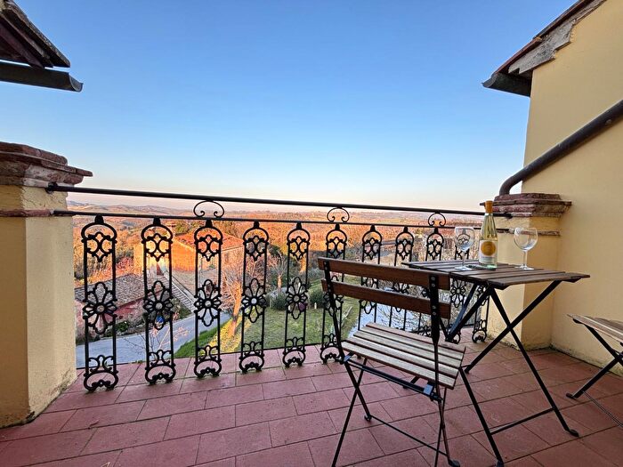 Casa con 5 locali in vendita in Peccioli