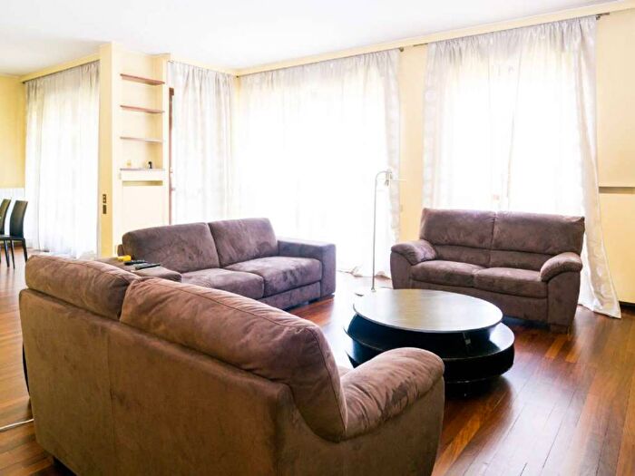 Appartamento quadrilocale in affitto in via Ippolito Nievo, Pagano, Milano