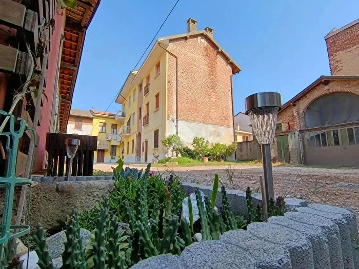Casa quadrilocale in vendita in Via S Giovanni, Robecco Sul Naviglio