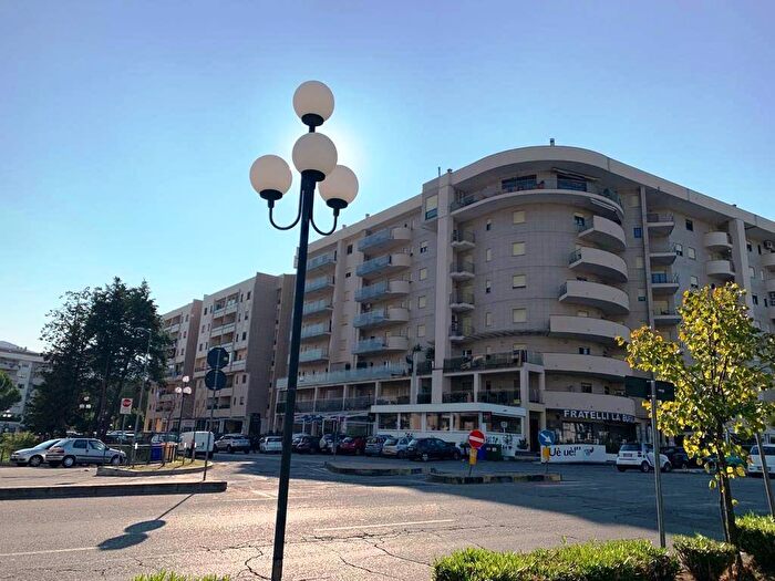 Appartamento trilocale in affitto in Via Francesco Cilea, Quattromiglia, Rende