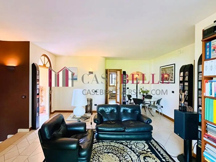 Casa con 5 locali in affitto in Camaiore