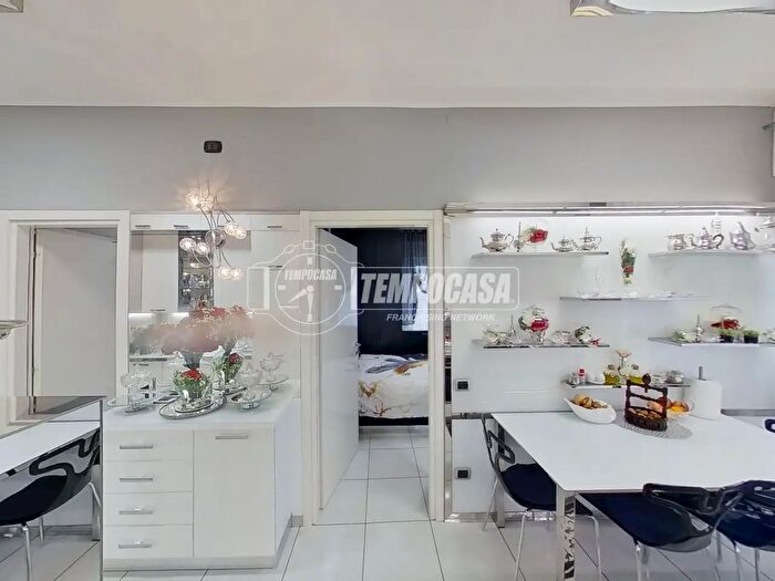 Appartamento trilocale in vendita in Via delle Colline, Meda