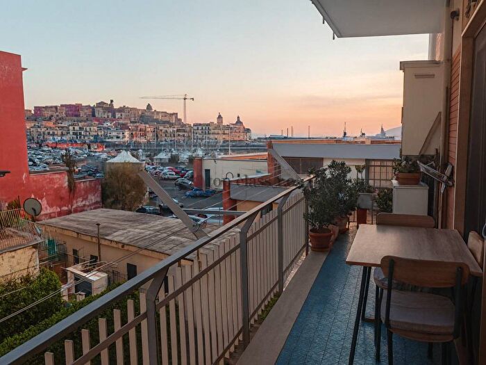 Appartamento quadrilocale in affitto in Via Nicola Fasano, Porto, Pozzuoli