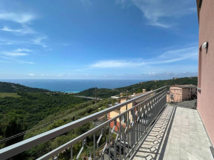 Appartamento quadrilocale in affitto in Via Barassi, Lavagna