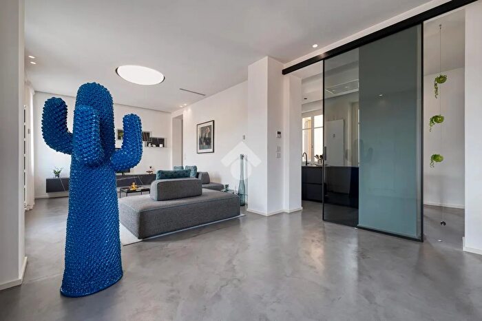 Appartamento con 5 locali in vendita in Via Martiri della Libertà, Torino