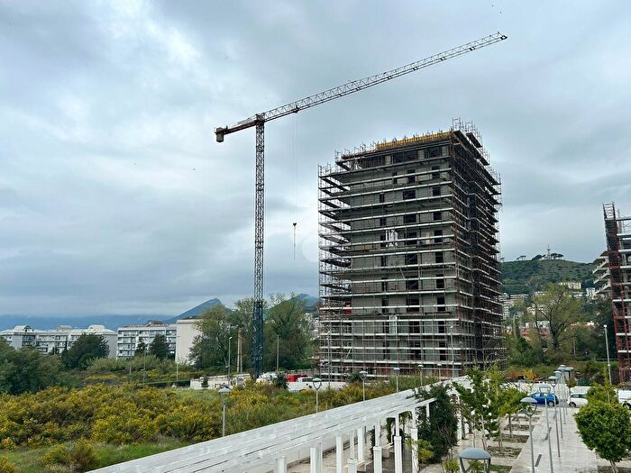 Appartamento trilocale in vendita in Via Eduardo De Filippo, Salerno