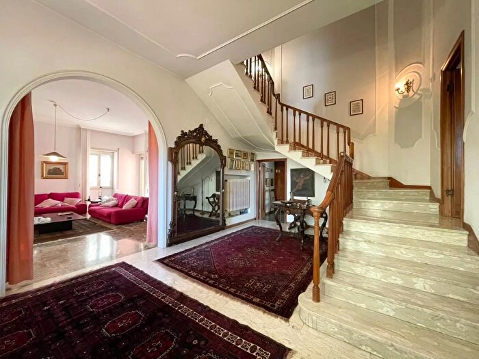 Casa con 11 locali in vendita in Via Capitino Isola del Liri Frosinone, Isola Del Liri