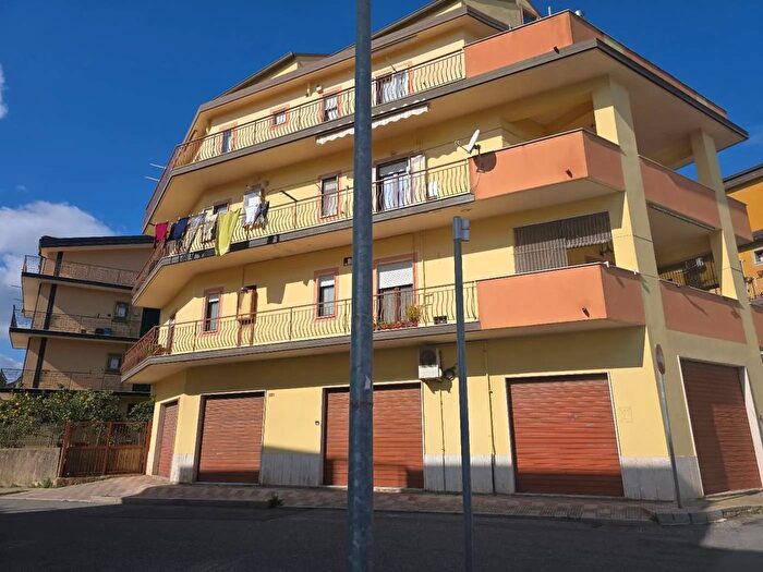 Appartamento quadrilocale in vendita in Via Domenico Antonio Basile Vibo Valentia, Vibo Valentia