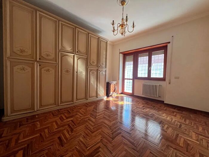 Appartamento trilocale in vendita in Via Balzola, Roma