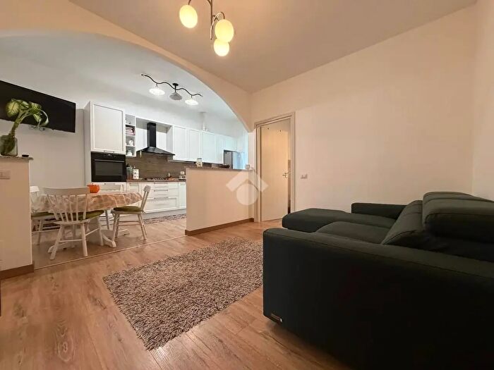 Appartamento trilocale in vendita in Via della Croce, Bussero