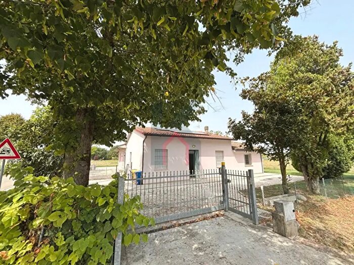 Casa con 5 locali in vendita in Forli'