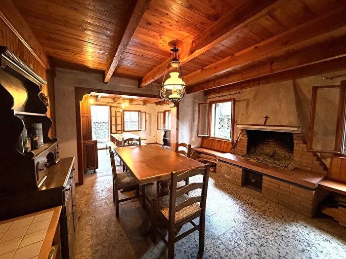 Casa con 5 locali in vendita in Tombolo